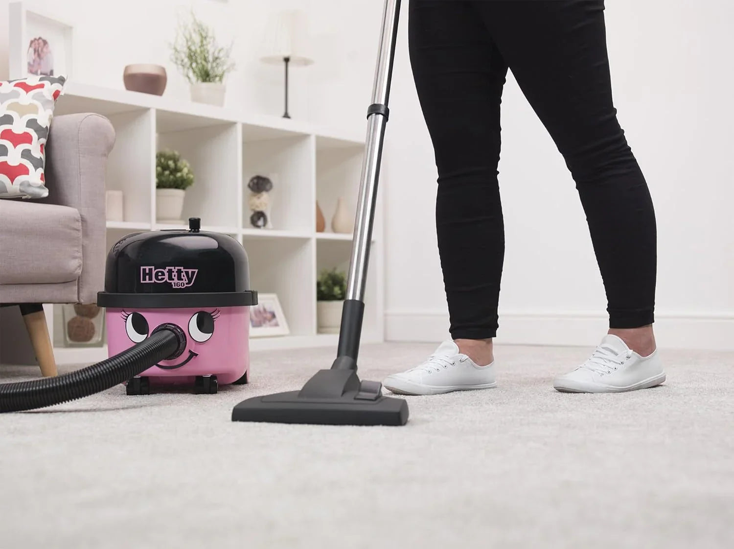 Hetty HET160 Bagged Cylinder Vacuum Cleaner – 620W, 6L Capacity, Compact Design